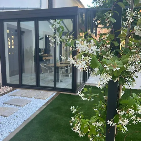 Les Marronniers فندق مبيت وإفطار Lavérune